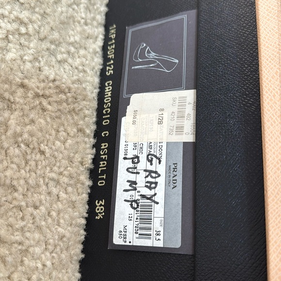 Gorgeous like new heels with dust bag and box sz 38.5 Prada - Picture 7 of 7